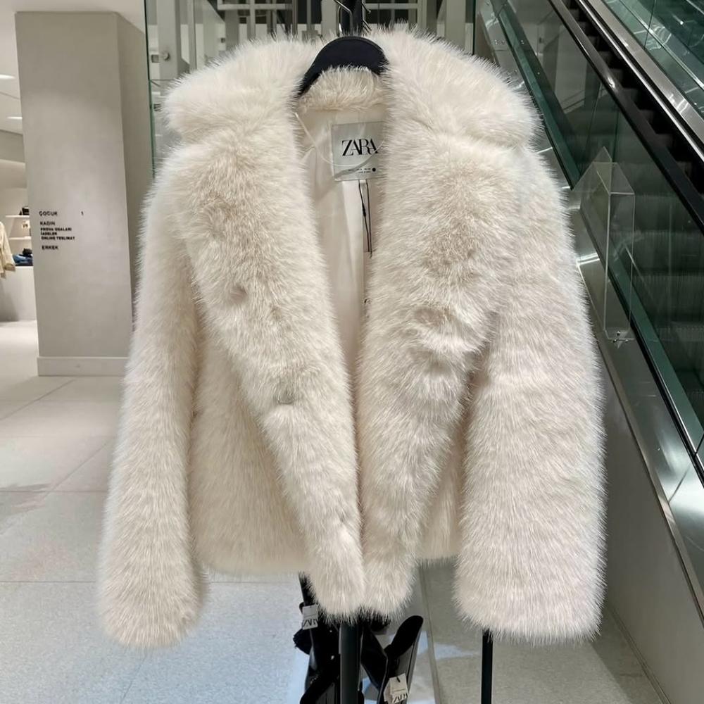 Zara New never worn outdoors White/ Cream Super Soft Faux Fur Coat